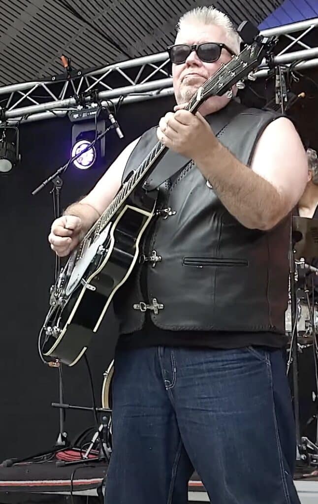 MARK TWANG LeadGuitar